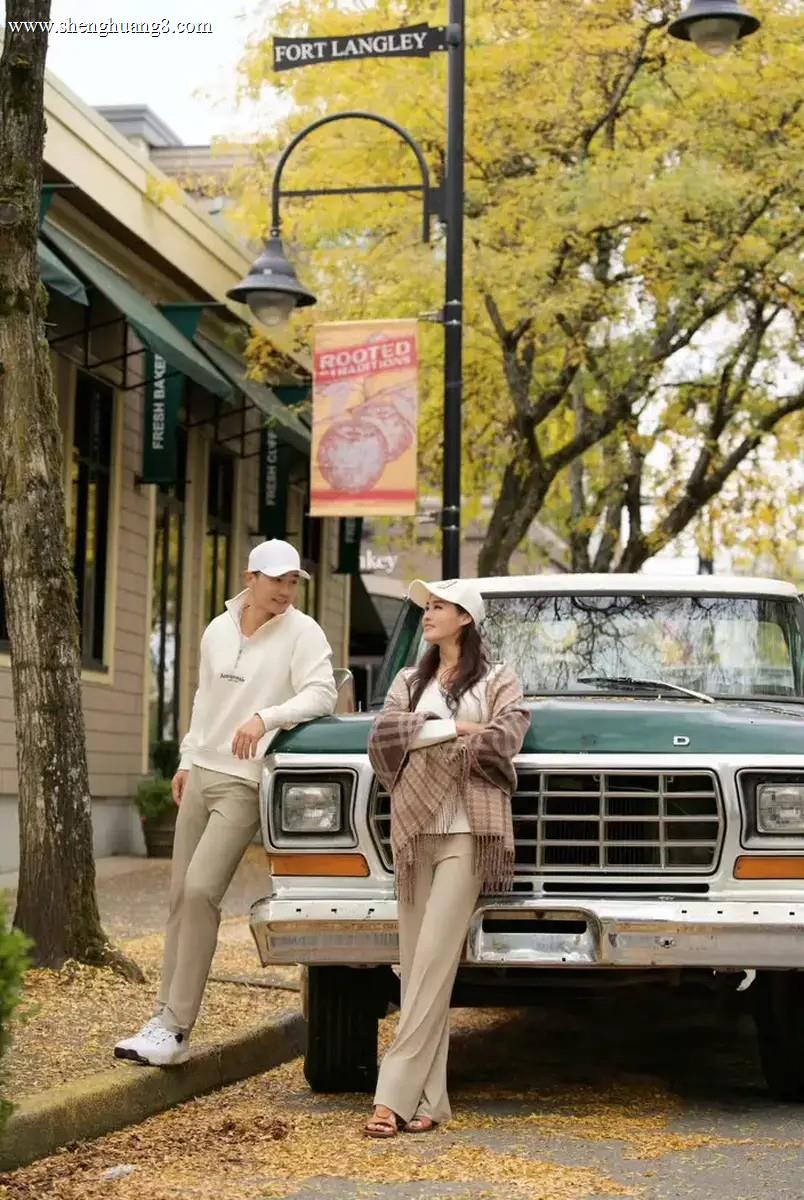 小红书明抢二次元了？